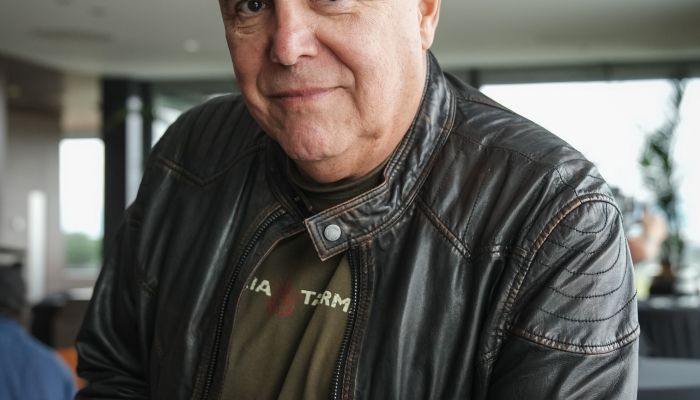 Zoran Predin - !!!Zoran Predin je še vedno polno zaposleni s številnimi različnimi projekti, ki so v