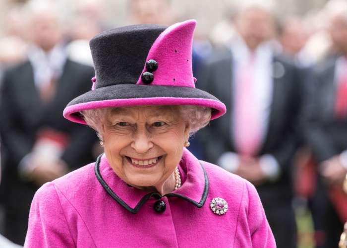 Srečni nasmeh kraljice Elizabete