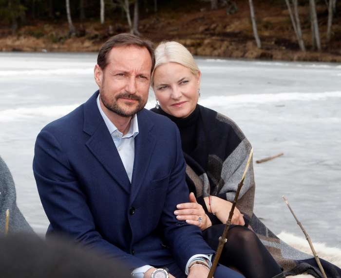 Princ Haakon in princesa Mette Marit na srečanju z zgodovino