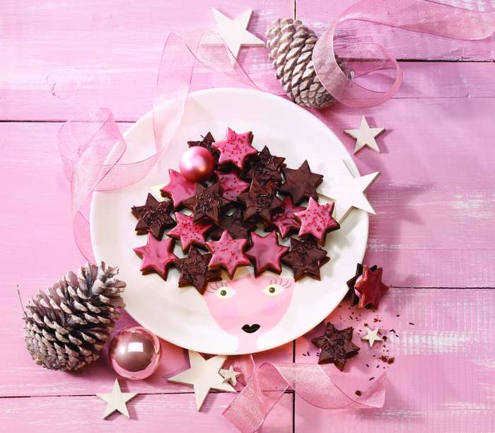 Praznična peka: Čokoladne zvezdice z malinovim prelivom