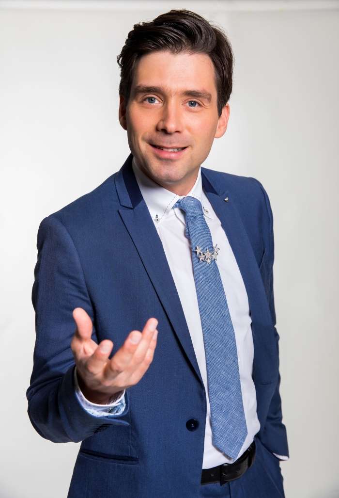 Tilen Artač: »Politike je iz leta v leto težje imitirati.«