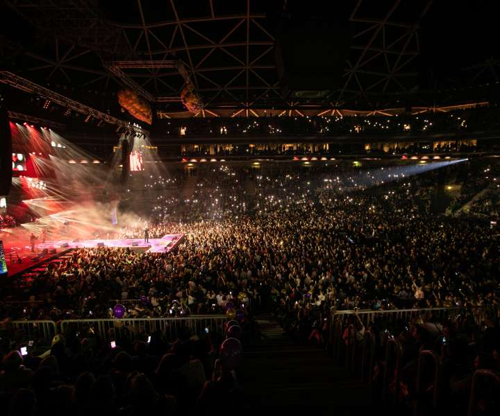 Polna dvorana Stožice je uživala v glasbeno-scenskem spektaklu Aktualov dan žena 2019.