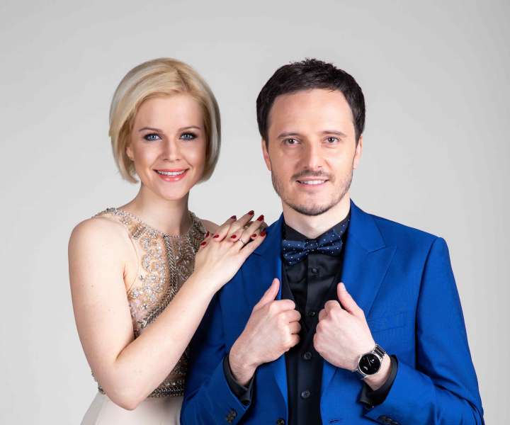 Voditelja oddaje Darja Gajšek in Blaž Švab