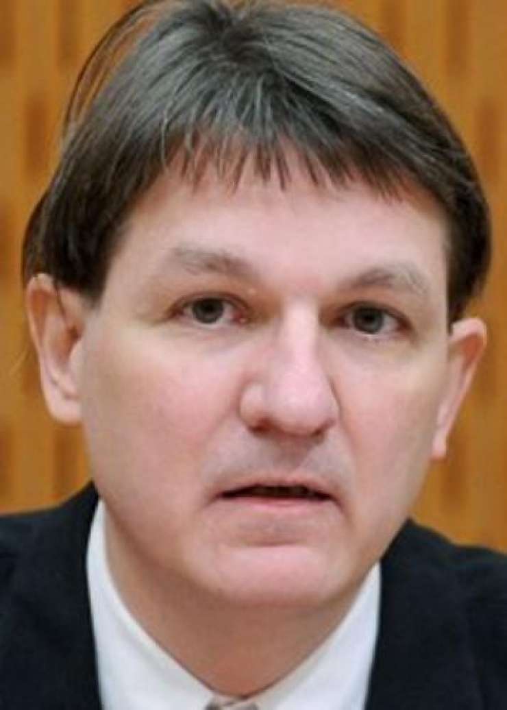 Finančni minister Janez Šušteršič odgovarja sindikatov s primerom NLB