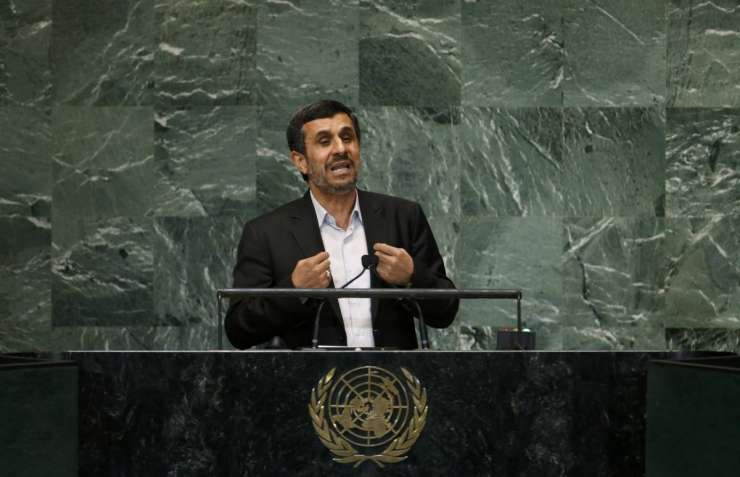 Ahmadinedžad obtožuje Zahod jedrskega ustrahovanja Irana