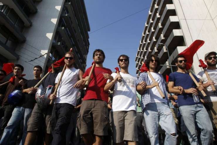 Množična odpuščanja v Grčiji - na cesti 30.000 javnih uslužbencev