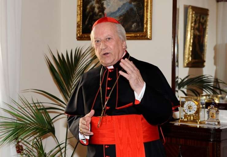 Kaj je kardinal Franc Rode prišepnil Melanii Trump?