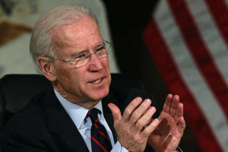 Podpredsednik ZDA Joe Biden vzpodbuja prodajo šibrovk