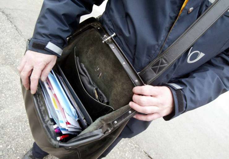 Najbolj leni poštar v Italiji je doma hranil pol tone nedostavljene pošte