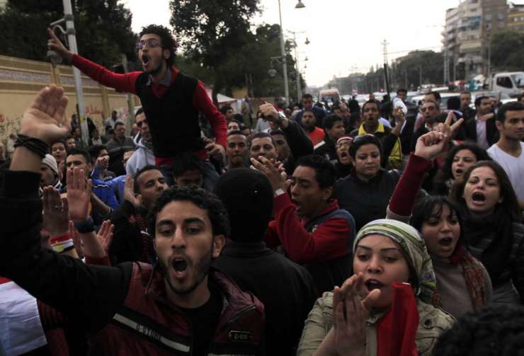 V Kairu izbruhnilo novo nasilje; več mrtvih 