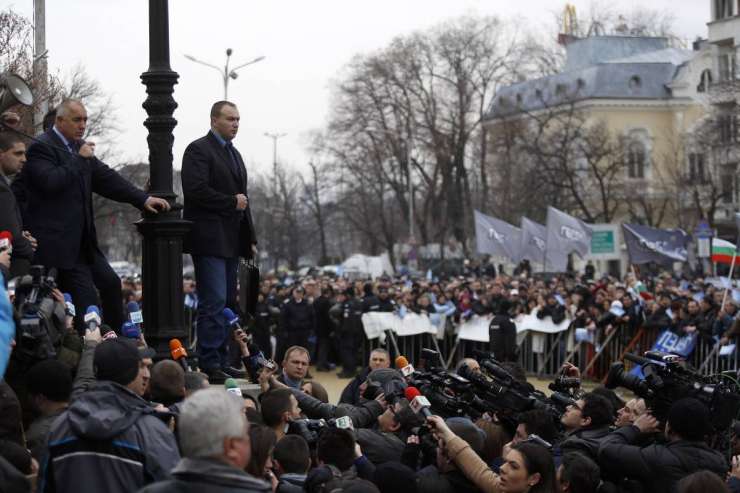 V Bolgariji se kljub odstopu vlade protesti nadaljujejo