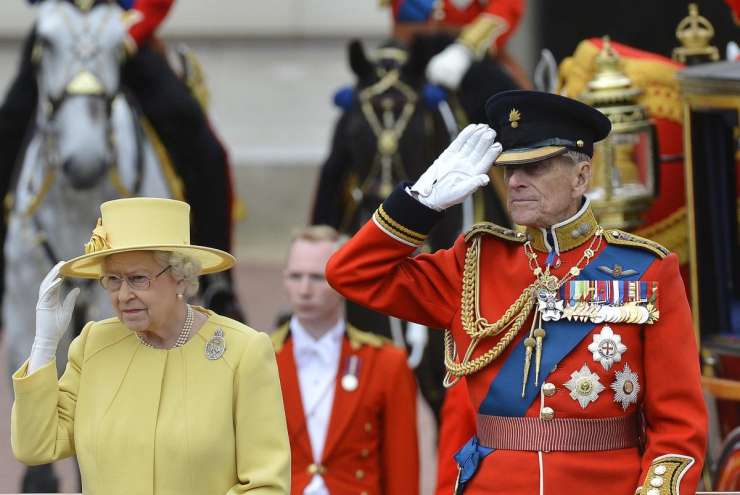 Britanskega princa Philipa zaradi infekcije sprejeli v bolnišnico