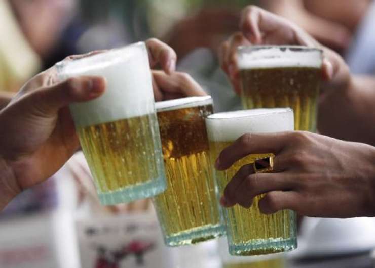 V Rusiji pivo ni več živilo, omejena prodaja pijače