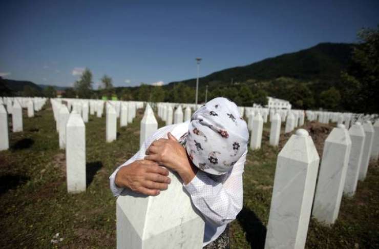 Sodišče: Nizozemska je delno odgovorna za pokol Bošnjakov v Srebrenici