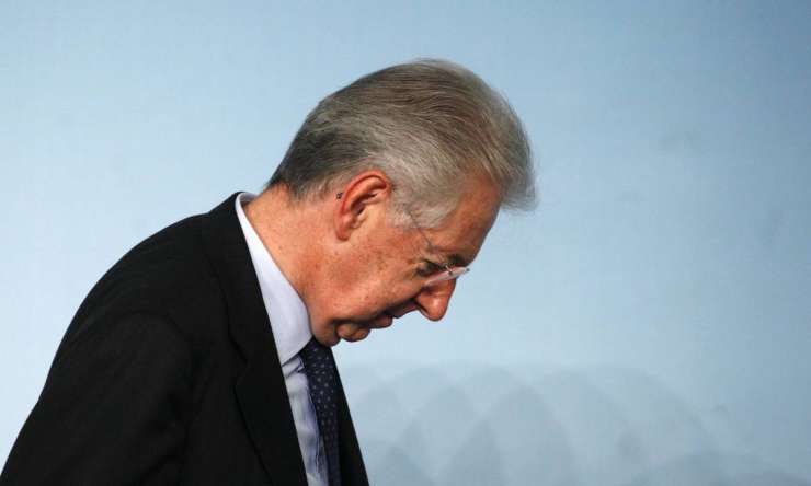 Montijeva vlada po Berlusconijevi najavi v krizi
