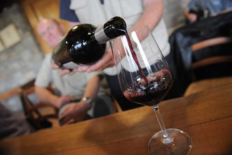 V minulem tržnem letu Slovenec v povprečju popil 39 litrov vina