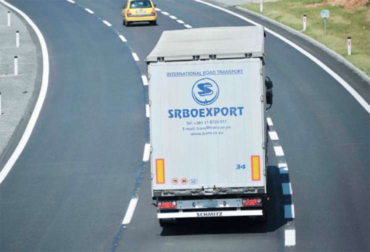 Presenečenje za celjsko podjetje: srbski tovornjak jim je pripeljal tri Afganistance