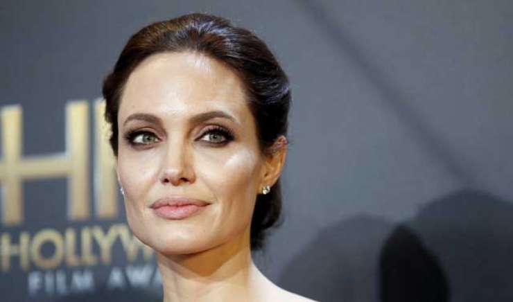 Angelina Jolie Pitt si je dala preventivno odstraniti jajčnike