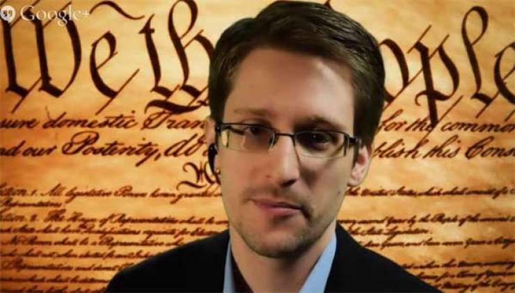 Edward Snowden je na Twitterju: "Ali me zdaj lahko slišite?"