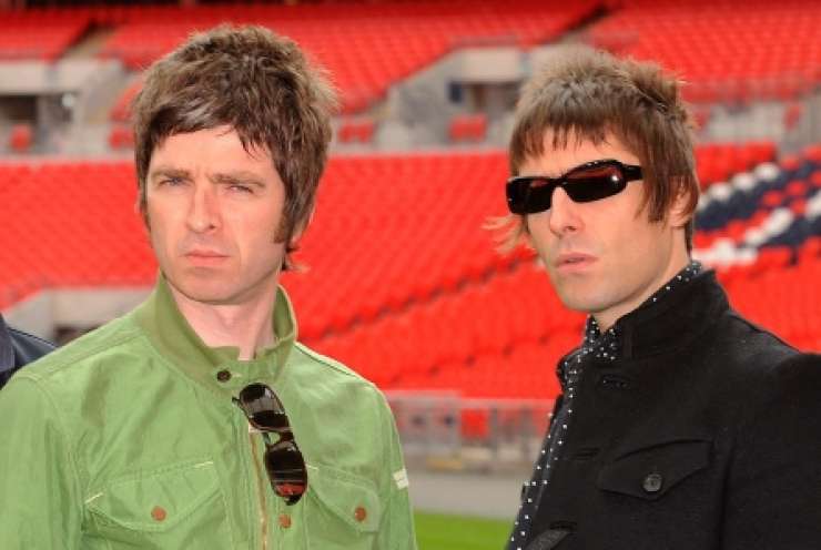 Skupina Oasis je od organizatorjev koncertov zahtevala kakovostno pivo in trezno razmišljujoče odrske delavce
