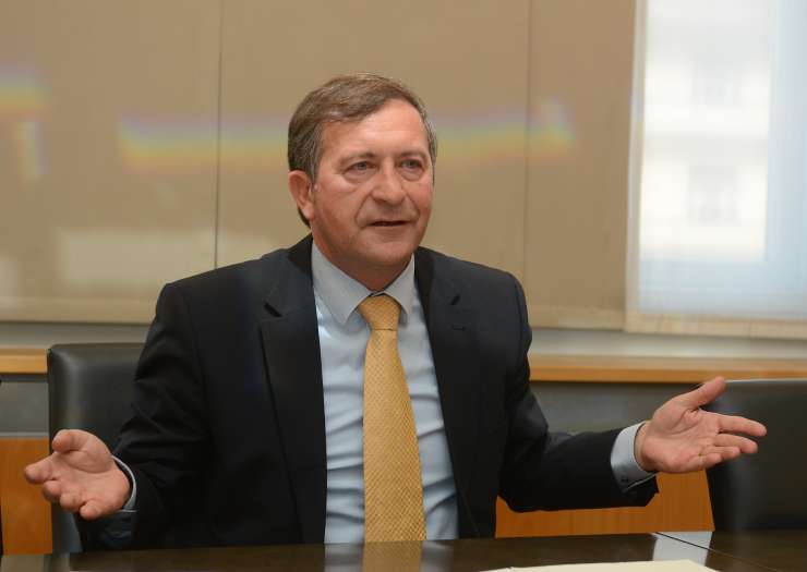 Erjavec: Slovenija bo do konca februarja vložila tožbo proti Hrvaški