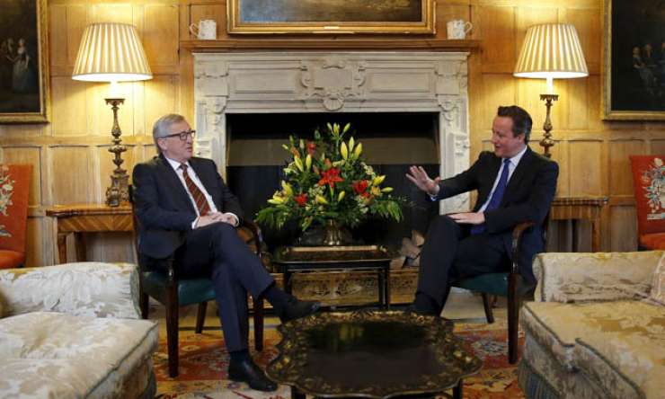 Cameron bo Junckerju povedal, kaj bi Britance obdržalo v EU
