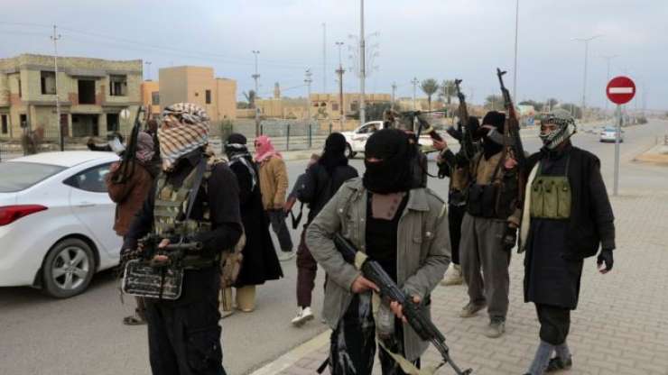 Savdska Arabija pripravljena na kopensko operacijo proti IS v Siriji