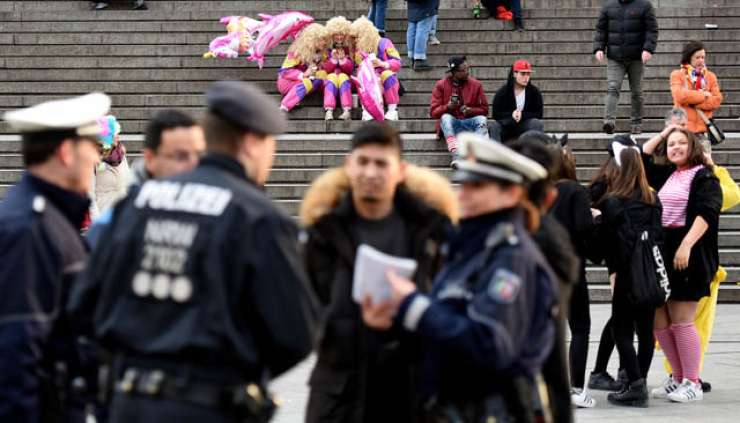Köln še naprej ni varen za ženske: na karnevalu zabeležili 35 prijav spolnih napadov