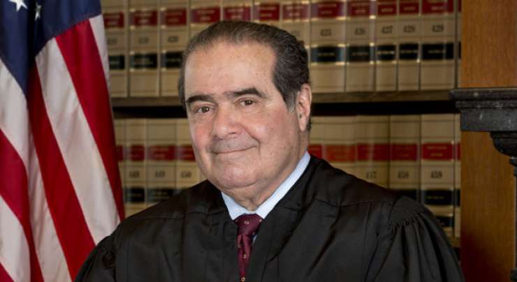 Umrl je konservativni vrhovni sodnik ZDA Antonin Scalia 