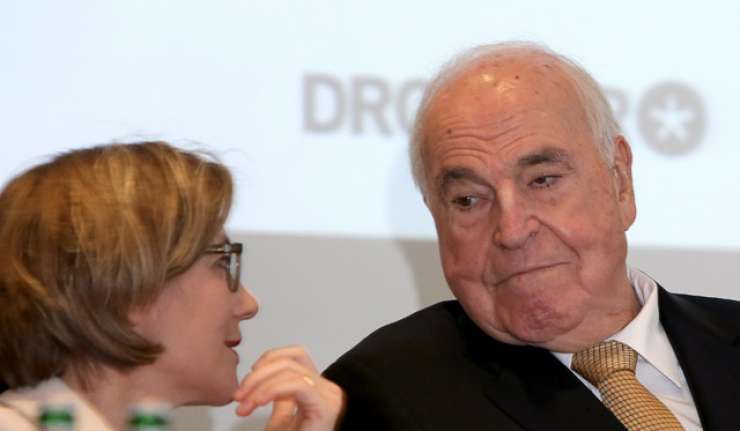 Helmut Kohl svojega biografa toži za pet milijonov evrov