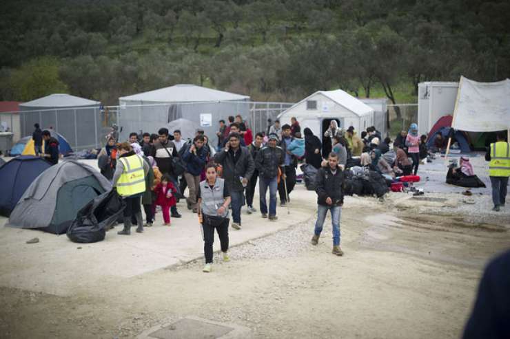 Bruselj predlaga 54.000 mest za preselitev Sircev iz Turčije v EU
