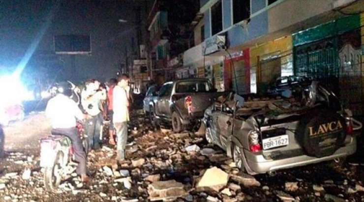 Število žrtev potresa v Ekvadorju preseglo 400