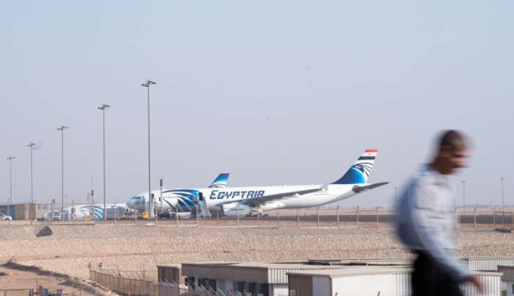 V morju pred Aleksandrijo našli razbitine letala EgyptAir