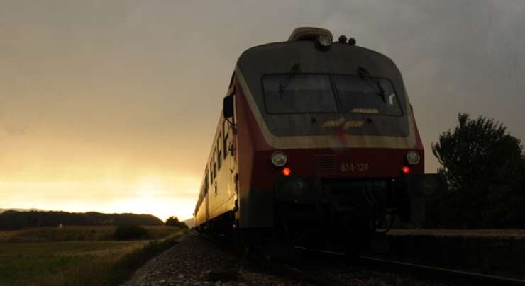 Zemeljski plaz iztiril vlak na progi Vuzenica-Dravograd