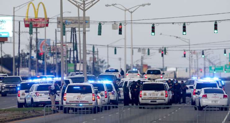 Nove žrtve med ameriškimi policisti: v Baton Rougeu trije ubiti, trije ranjeni