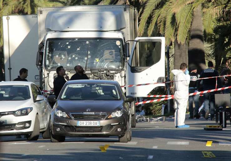 Francoska policija zahteva uničenje posnetkov napada v Nici