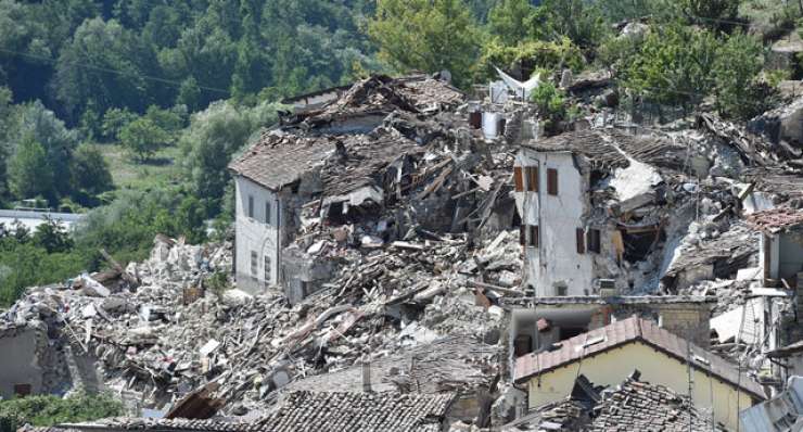 Število smrtnih žrtev potresa v Italiji naraslo na 267