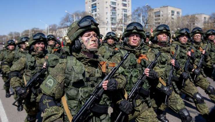 Celo ruska ministrstva so pripravljena na vojno