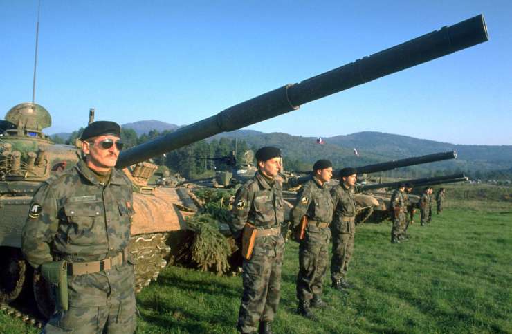 Bodo tanki slovenske vojske po posredniku na koncu pristali v Islamski državi?