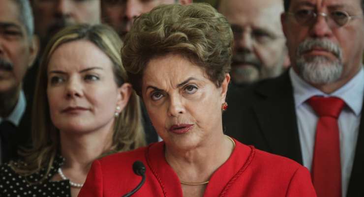 Brazilski senat odstavil predsednico Dilmo Rousseff; "državni udar", pravi Rousseffova