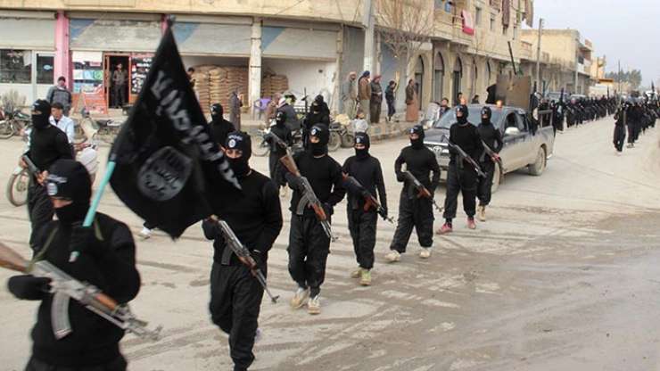 Evropski komisar: Padec Mosula lahko sproži vračanje džihadistov IS v Evropo