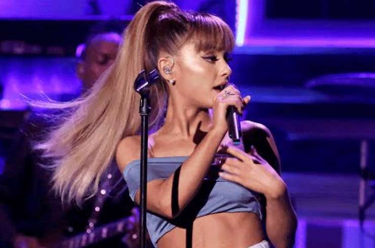 Ariana Grande danes spet v Manchestru v spomin na žrtve napada