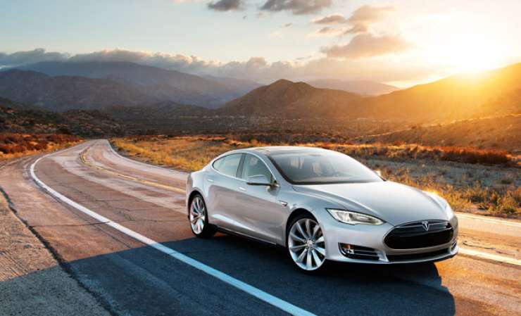 Tesla pripravlja samovozeče avtomobile