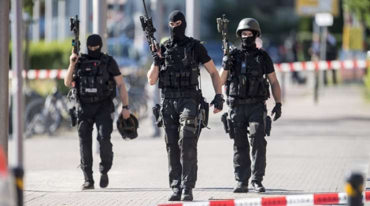 V Nemčiji letos že več kot 800 protiterorističnih preiskav, povezanih z radikalnimi islamisti