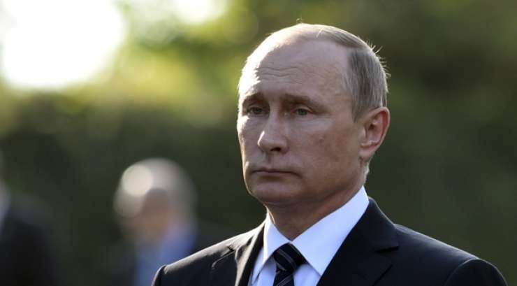 Putin za sodelovanje ruskih in ameriških obveščevalcev v boju proti IS