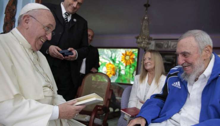 Sramota: EU se klanja diktatorju; papež Frančišek bo molil za Castra