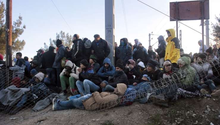 Hrvati bodo migrante, rešene pred zadušitvijo, vrnili Srbom