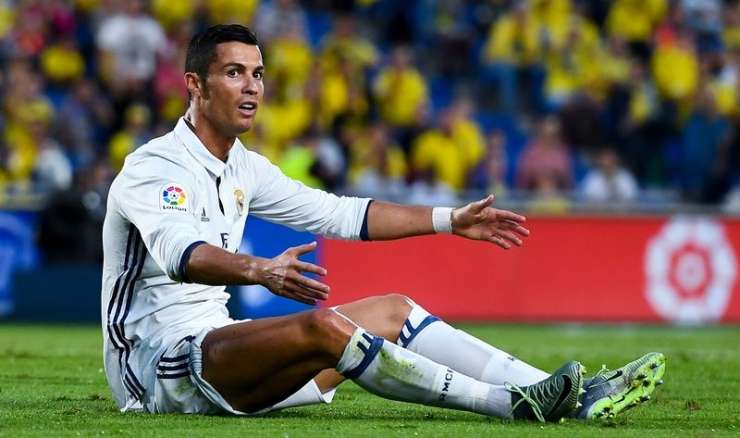 Ronaldo obtožen milijonske davčne utaje, grozi mu pet let zapora