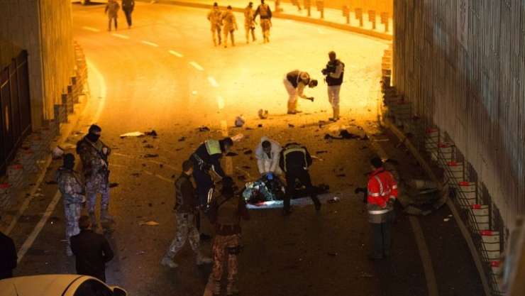 V bombnih napadih v Istanbulu ubitih vsaj 38 ljudi