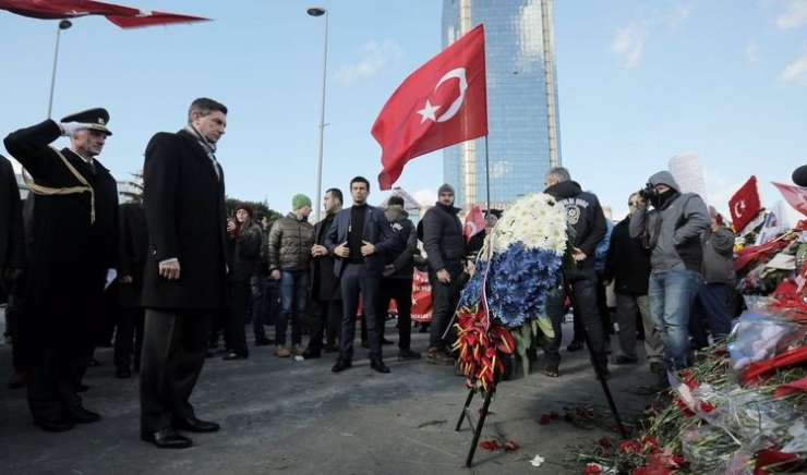 Pahor polagal venec žrtvam terorizma, v Turčiji pa je spet pokalo